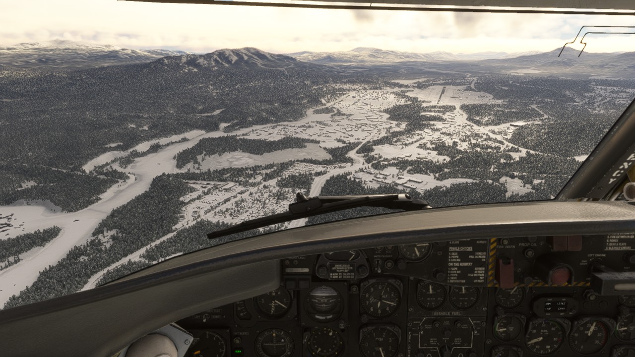 fichier article, J'arrive dans la vallée où s'est nichée la ville de Whitehorse, environ 25000 habitants.