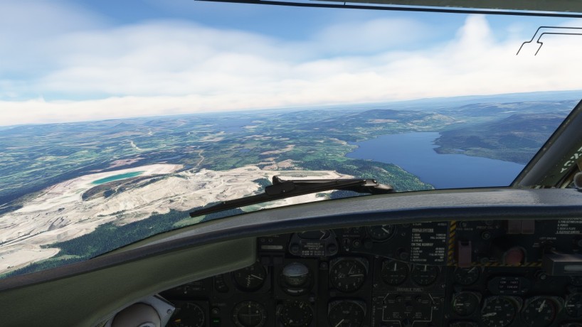 Image article, Au bout du lac François, la mine Endako est bien visible du ciel. L'extraction de molybdène est ar